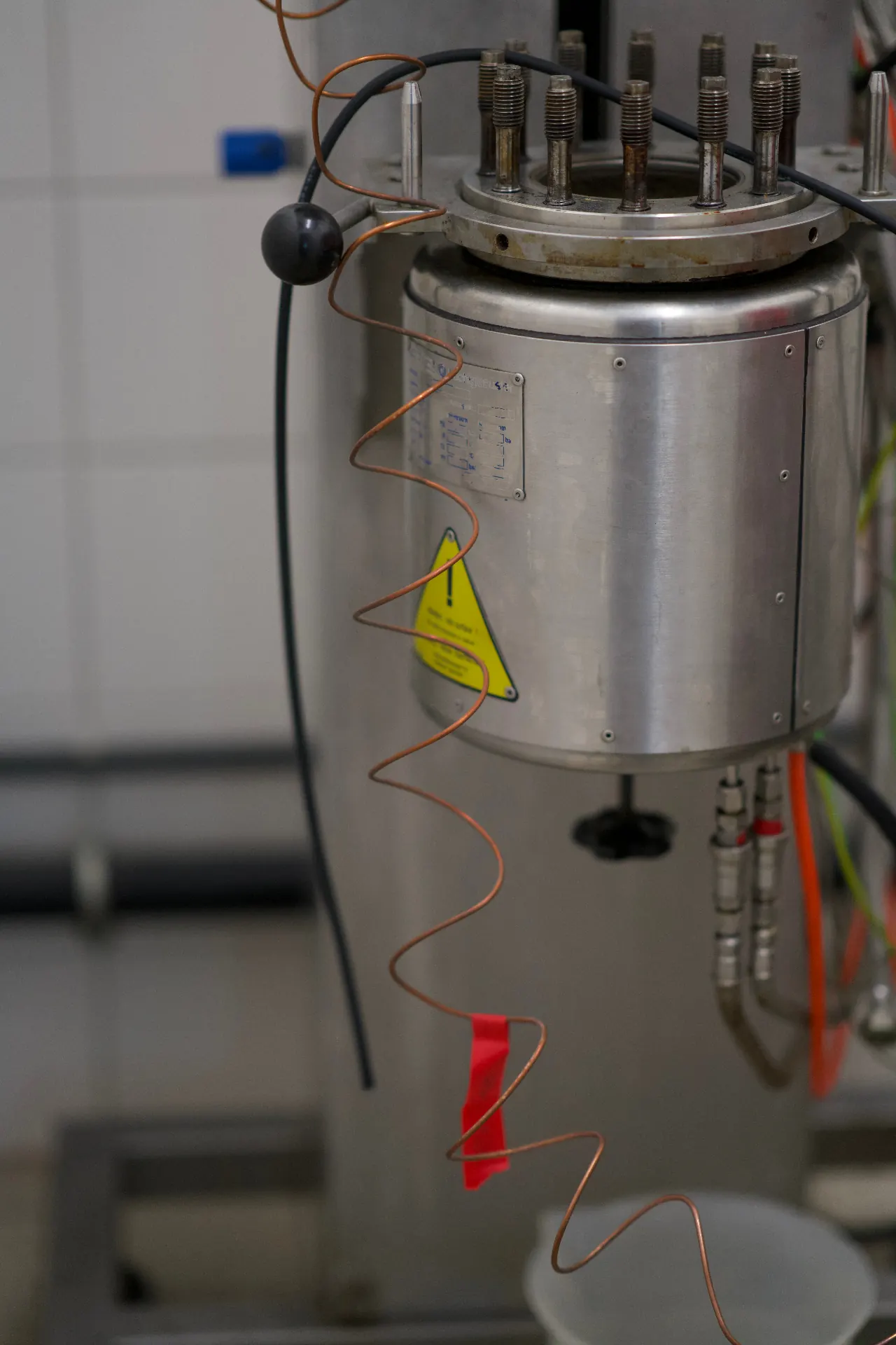 Stainless-steel pressure reactor for scale-up