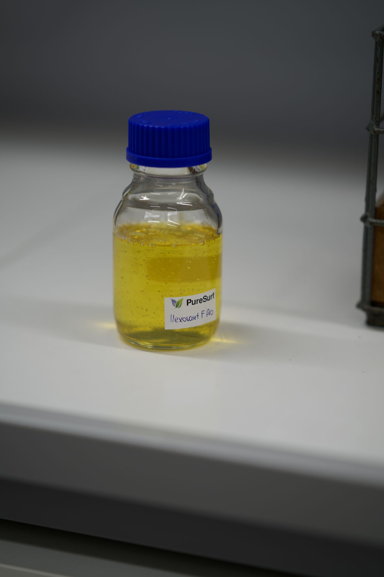 Sugar-surfactant shampoo callout
