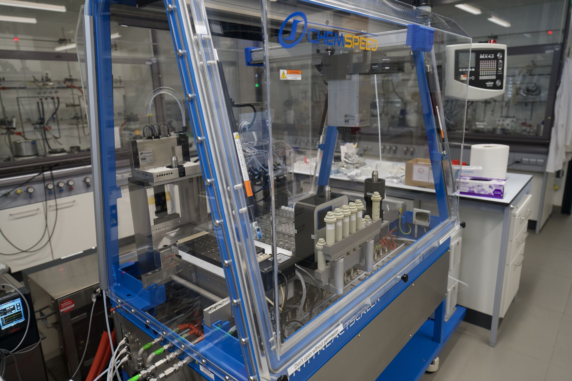 Wide view of the PureSurf laboratory in Graz